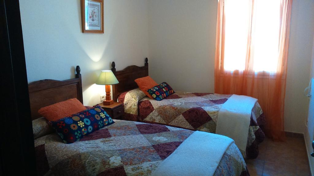 Hostal Rural Molino Del Bombo Aracena Ruang foto